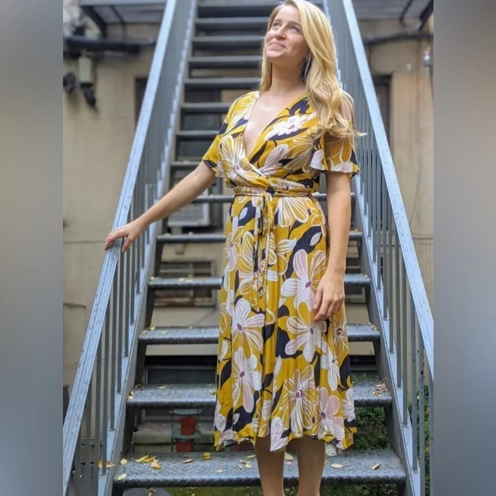 Slate and Willow Mod Daisy Wrap Dress size XS
